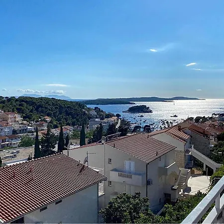 1 Bedroom Awesome In Hvar Apartment *